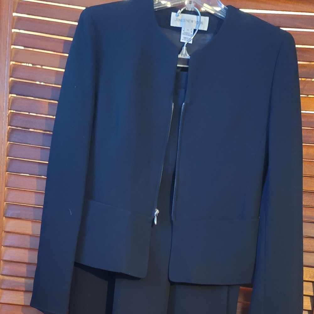 NWT Jones of New York pant suit